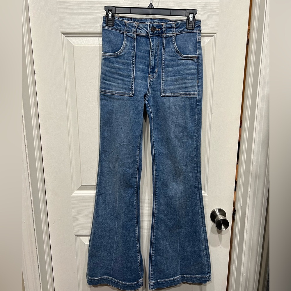 American Eagle Super Hi-Rise Flare Jeans - Size 2
